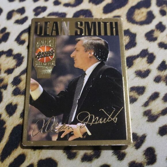 Dean Smith #19 Basketball Card - Picture 1 of 2